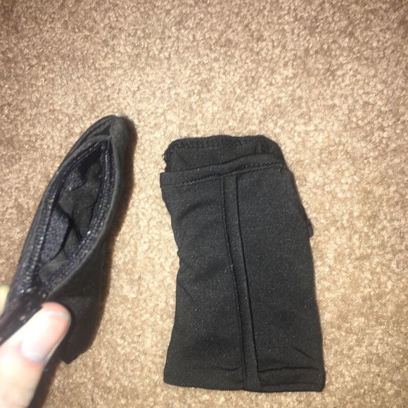 NWOT Wrist wallets - Picture 2 of 2